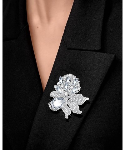 Fashion Women Elegant Snowflake Flower Bridal Brooch Sparkle Full Crystals Winter Corsage Pin for Christmas Party Birthday Gi...